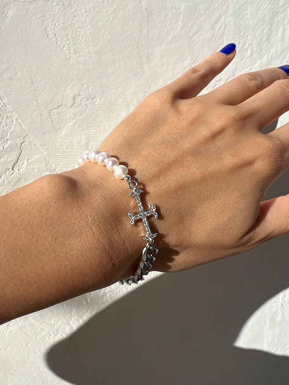 THE ADAMAS PEARL CHAIN BRACELET
