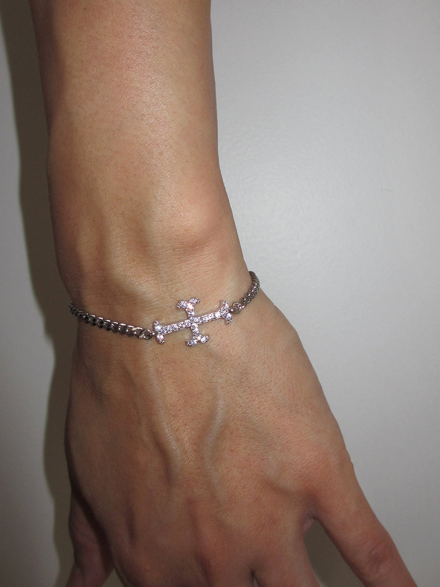 THE ADAMAS CROSS CHAIN BRACELET