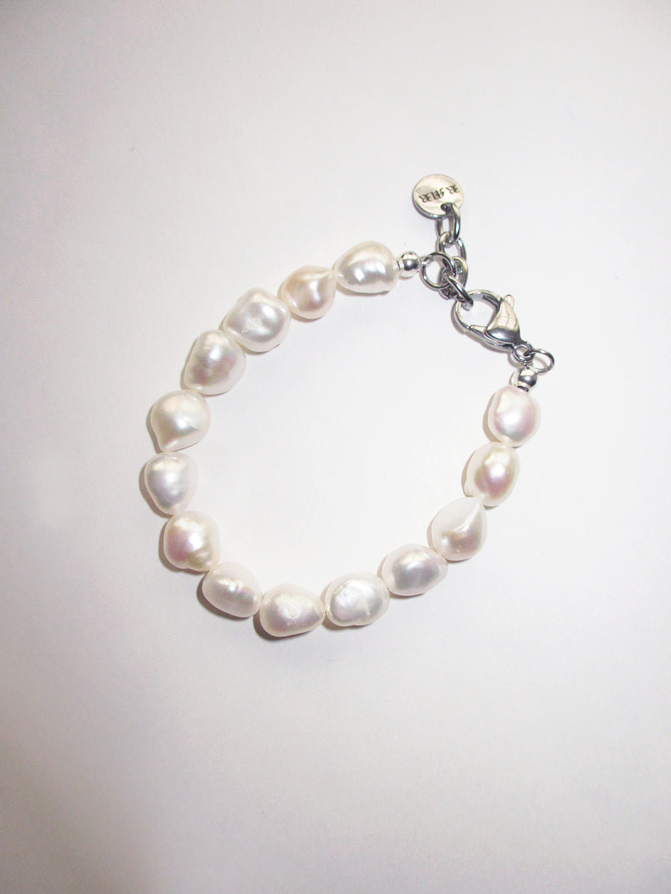 THE BAROQUE FRESHWATER PEARL BRACELET