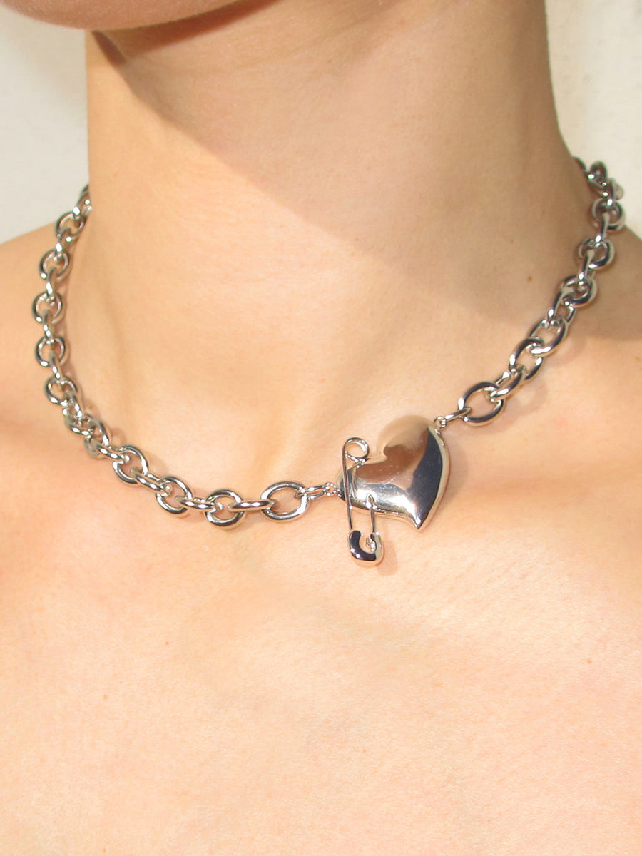 PIN THROUGH MY HEART CHAIN CHOKER