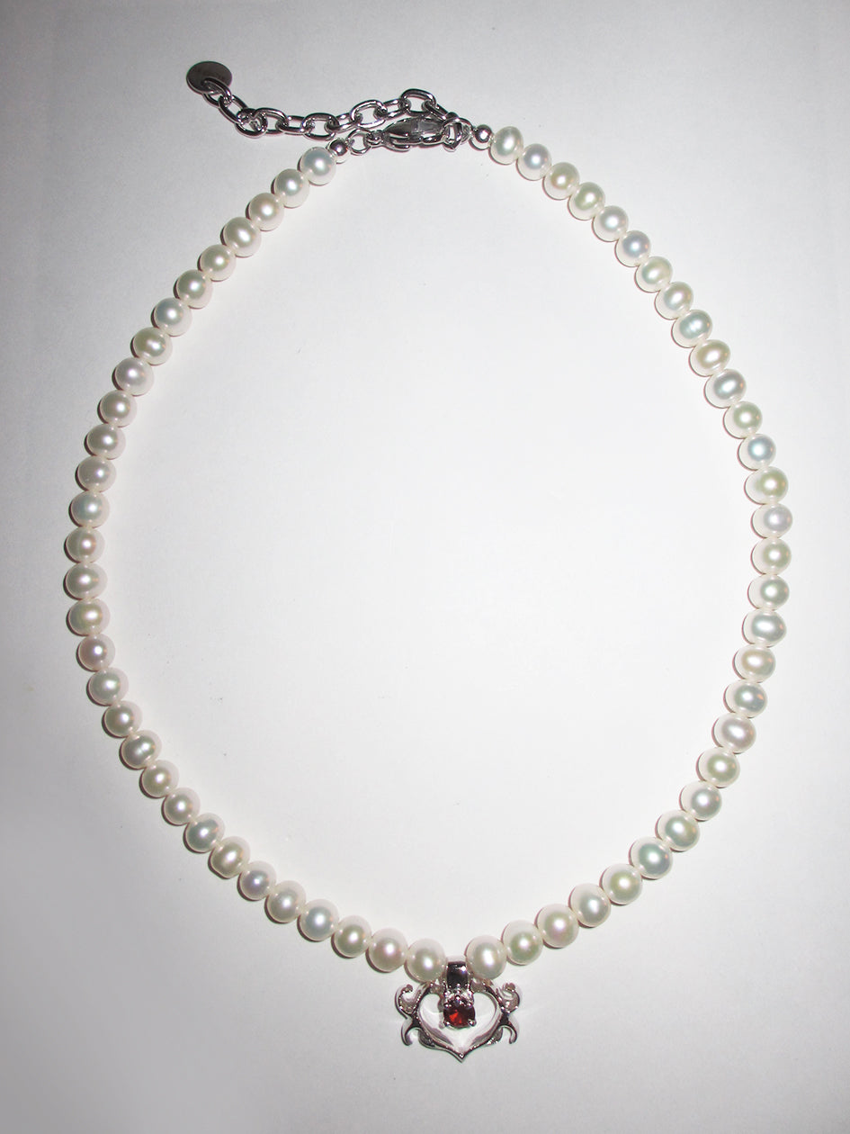 MINI SELMA HEART PEARL CHOKER RED