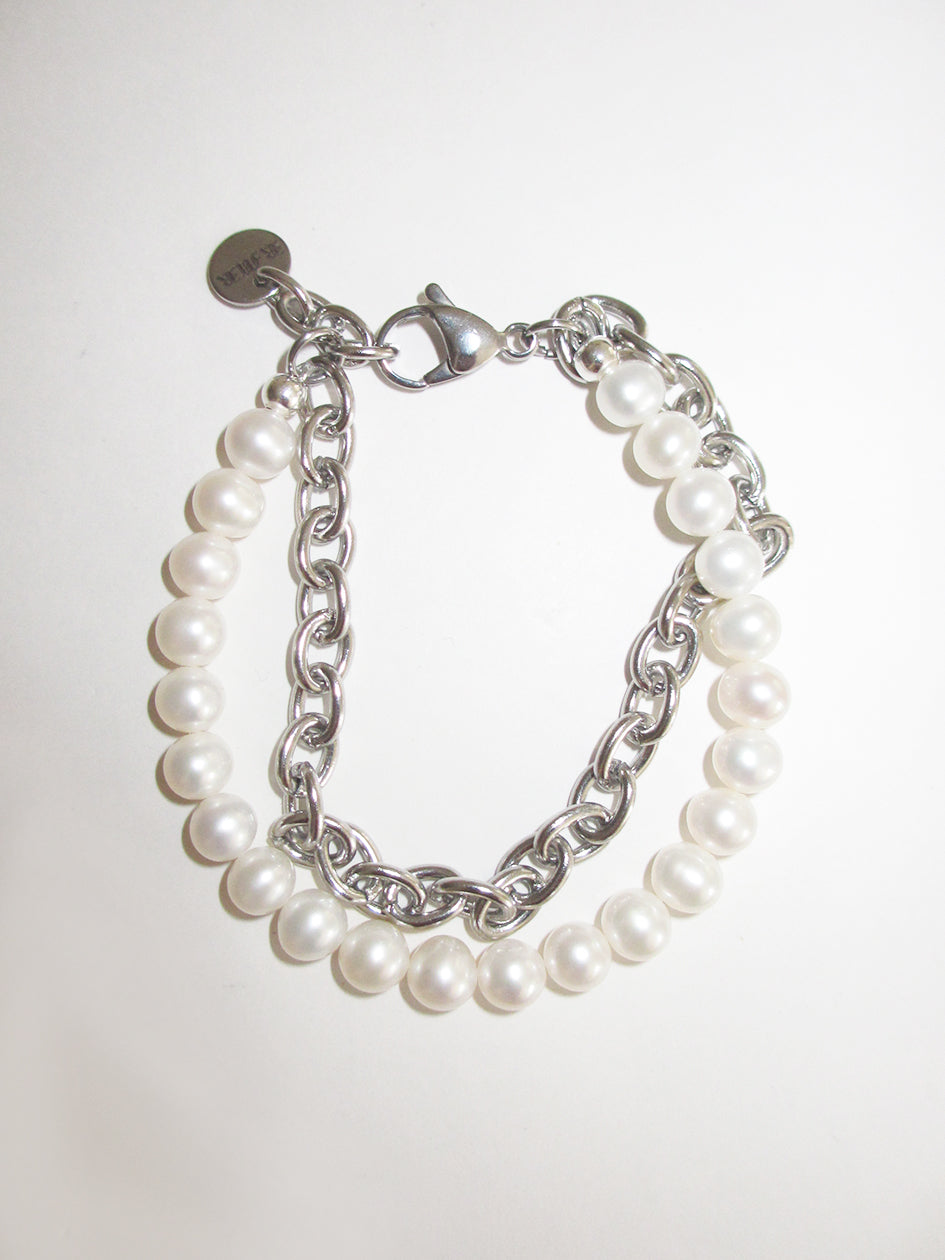 THE FRESHWATER PEARL ROLO CHAIN BRACELET